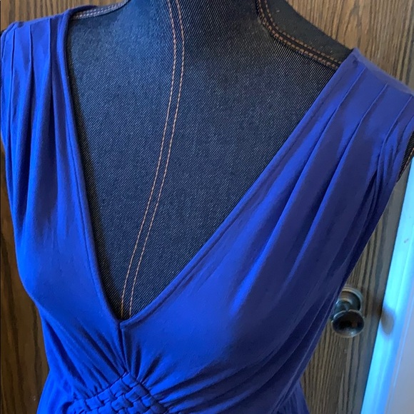 Maternity sleeve-less top in violet - Picture 3 of 6